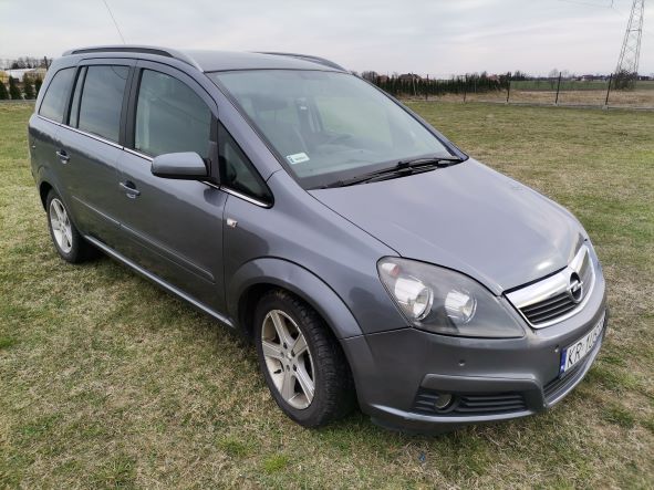 Wypożyczalnia samochodów 10 Opel Zafira 3 s