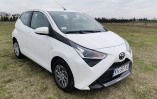 Wypożyczalnia samochodów Toyota Aygo biała